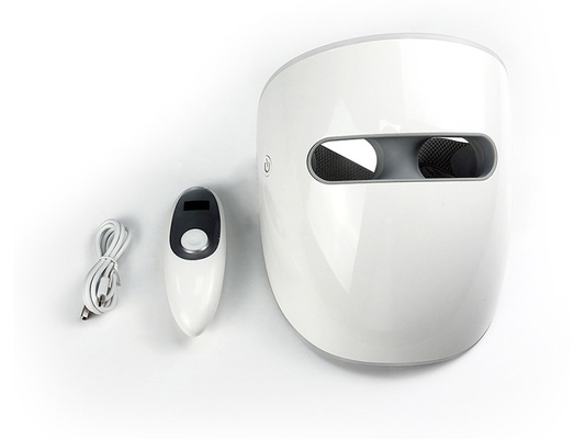 導かれた顔のマスクの赤灯療法の無線電信をきつく締める皮を改装